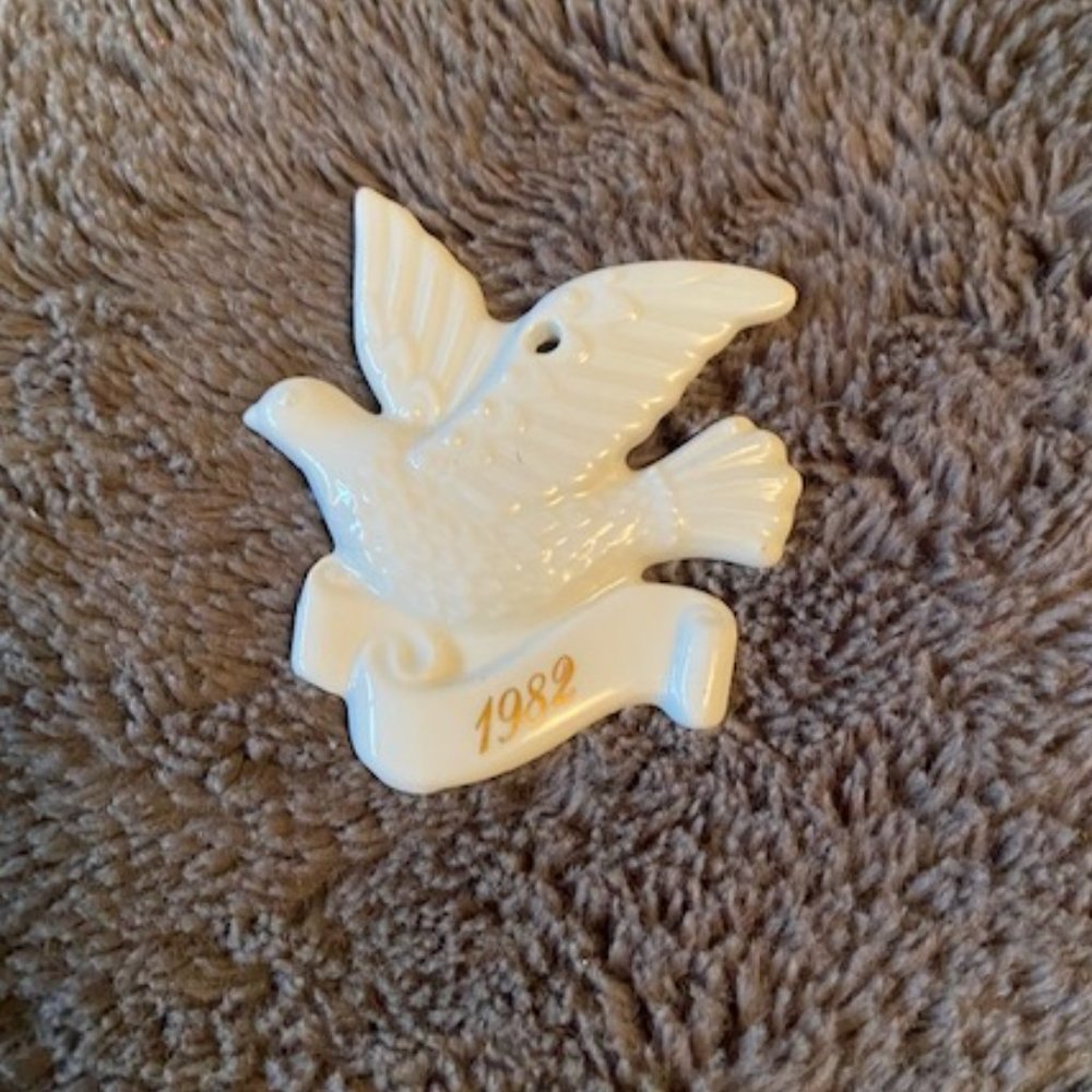2/$40 Avon  Vintage 1982 Christmas Ornament Peace Dove